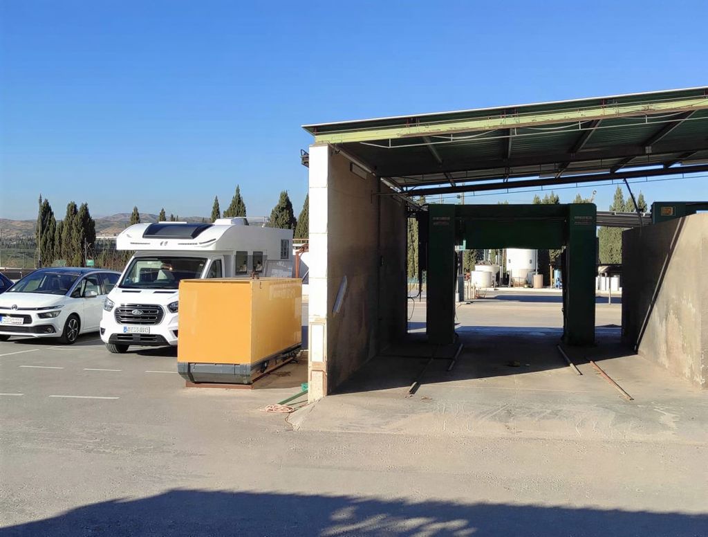 Parking Odkryj auto Alicante-Elche – zdjęcie