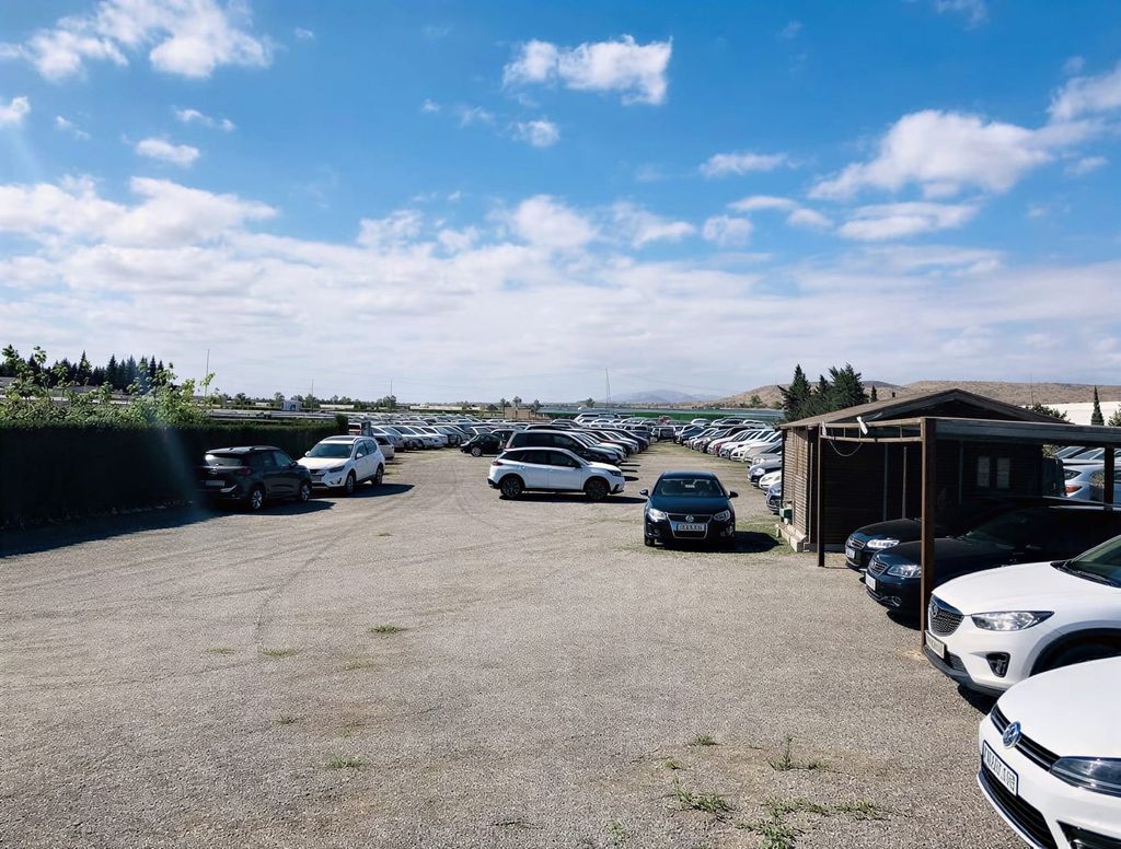 Sunline Outdoor Valet - parking valet odkryty przy lotnisku Alicante
